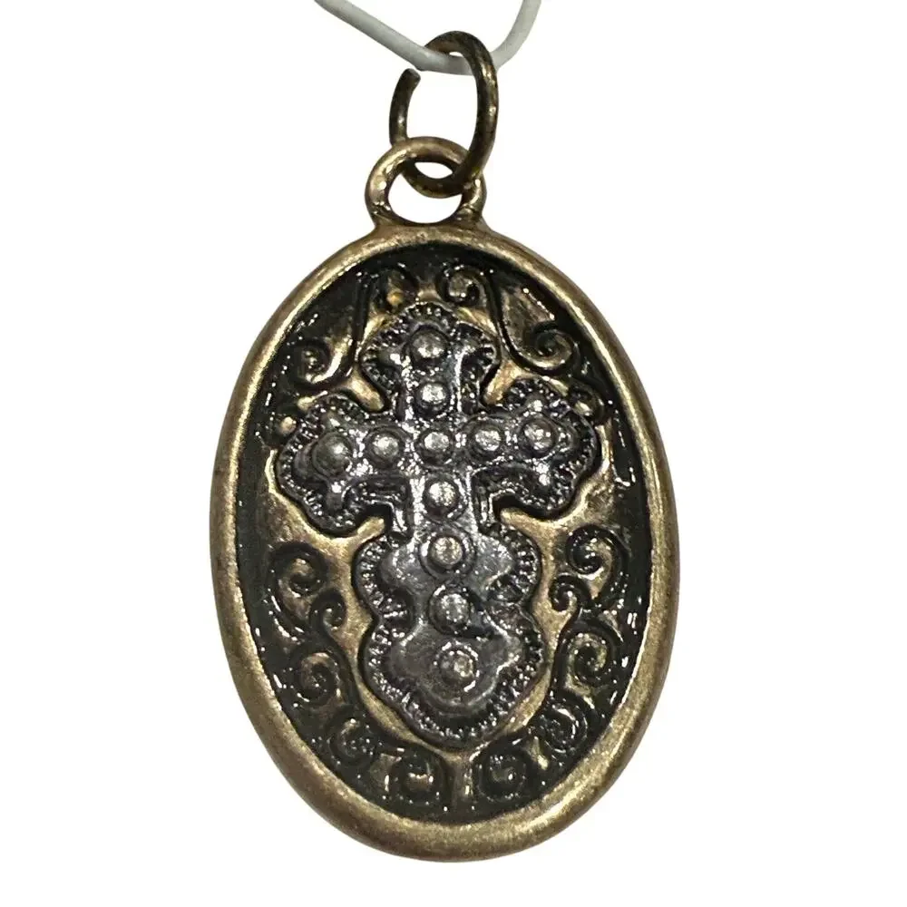 Holy Cross Oval Pendant Necklace NIB Silver Chain Christian Gift Unmarked